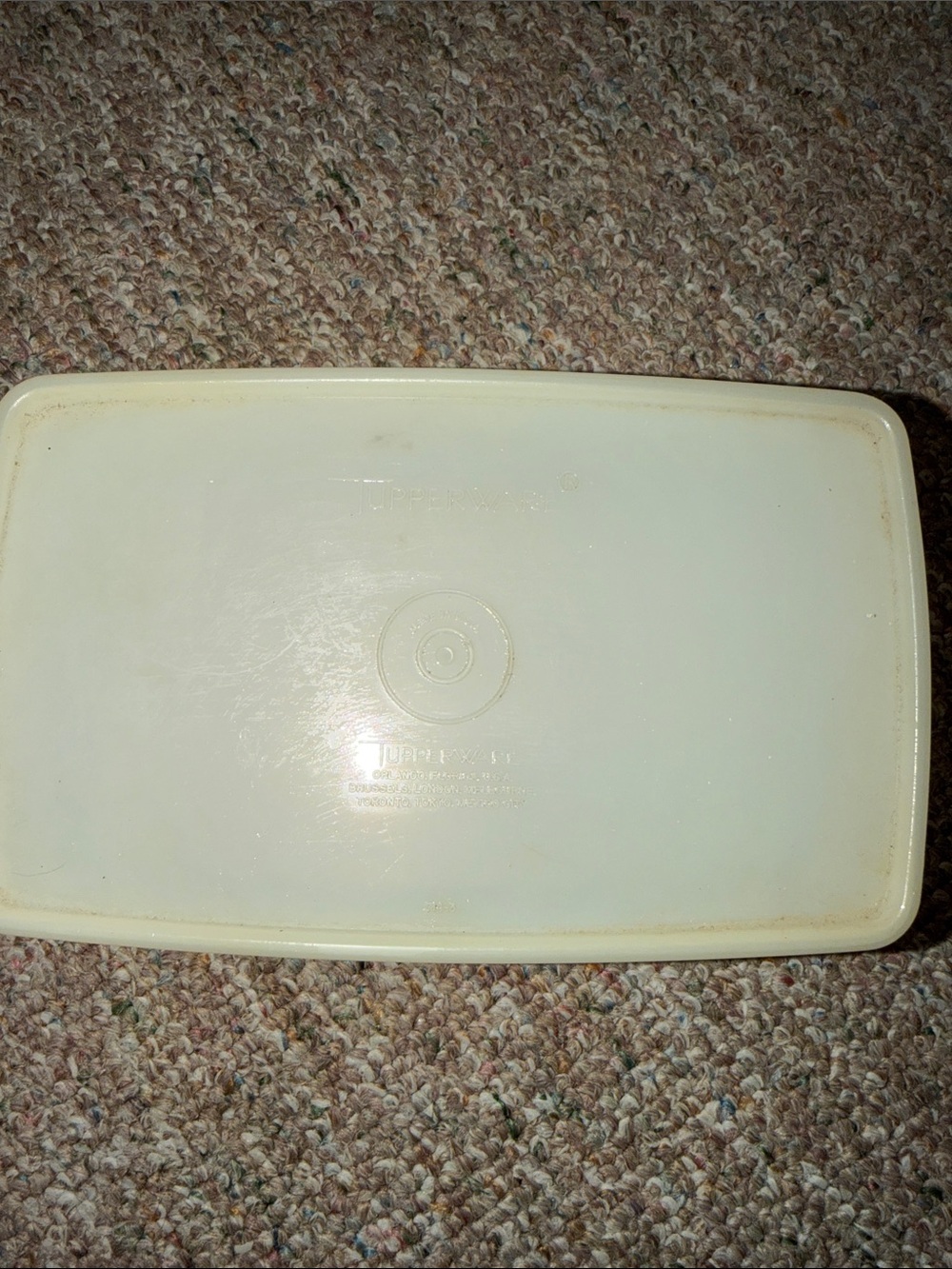 VINTAGE CLEAR TUPPERWARE STORAGE CONTAINER NO. 714-3
